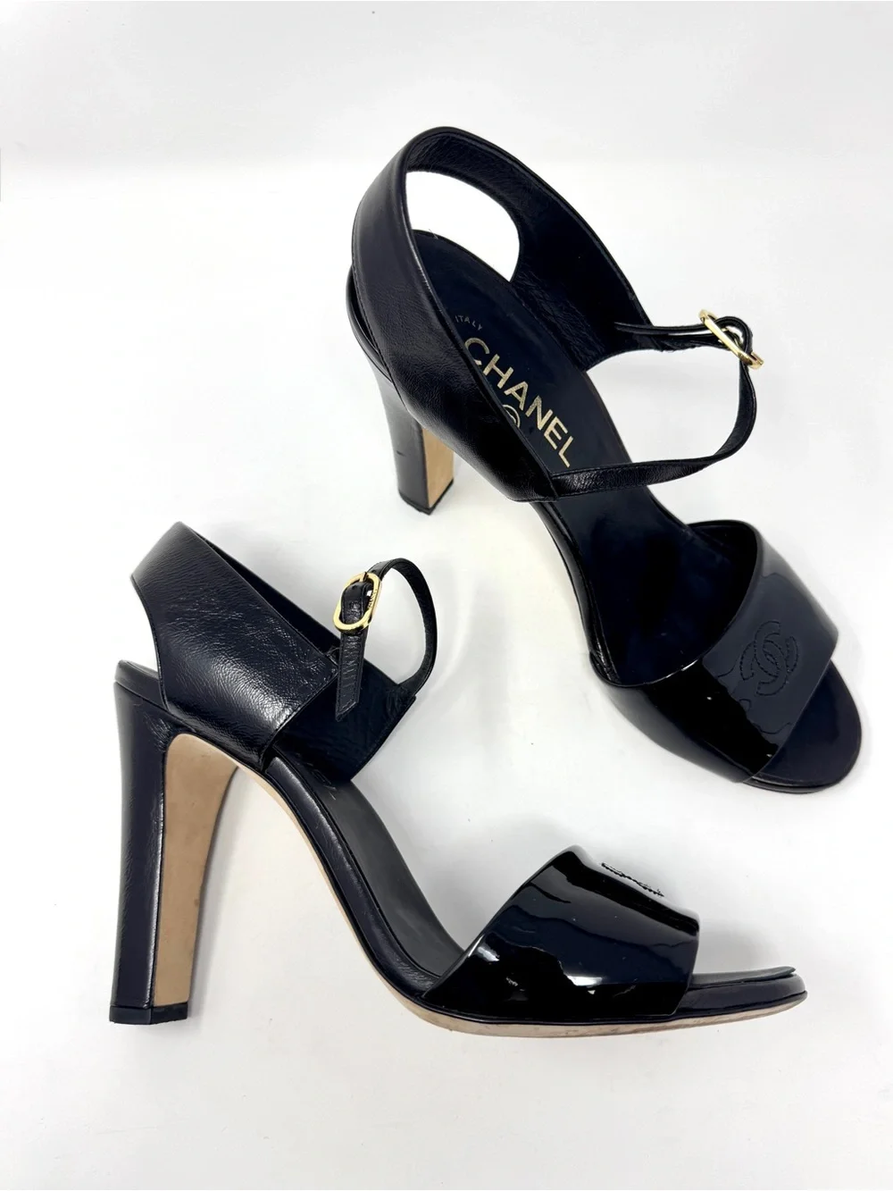 CHANEL Black Patent Leather Slingback Sandals with CC Logo
